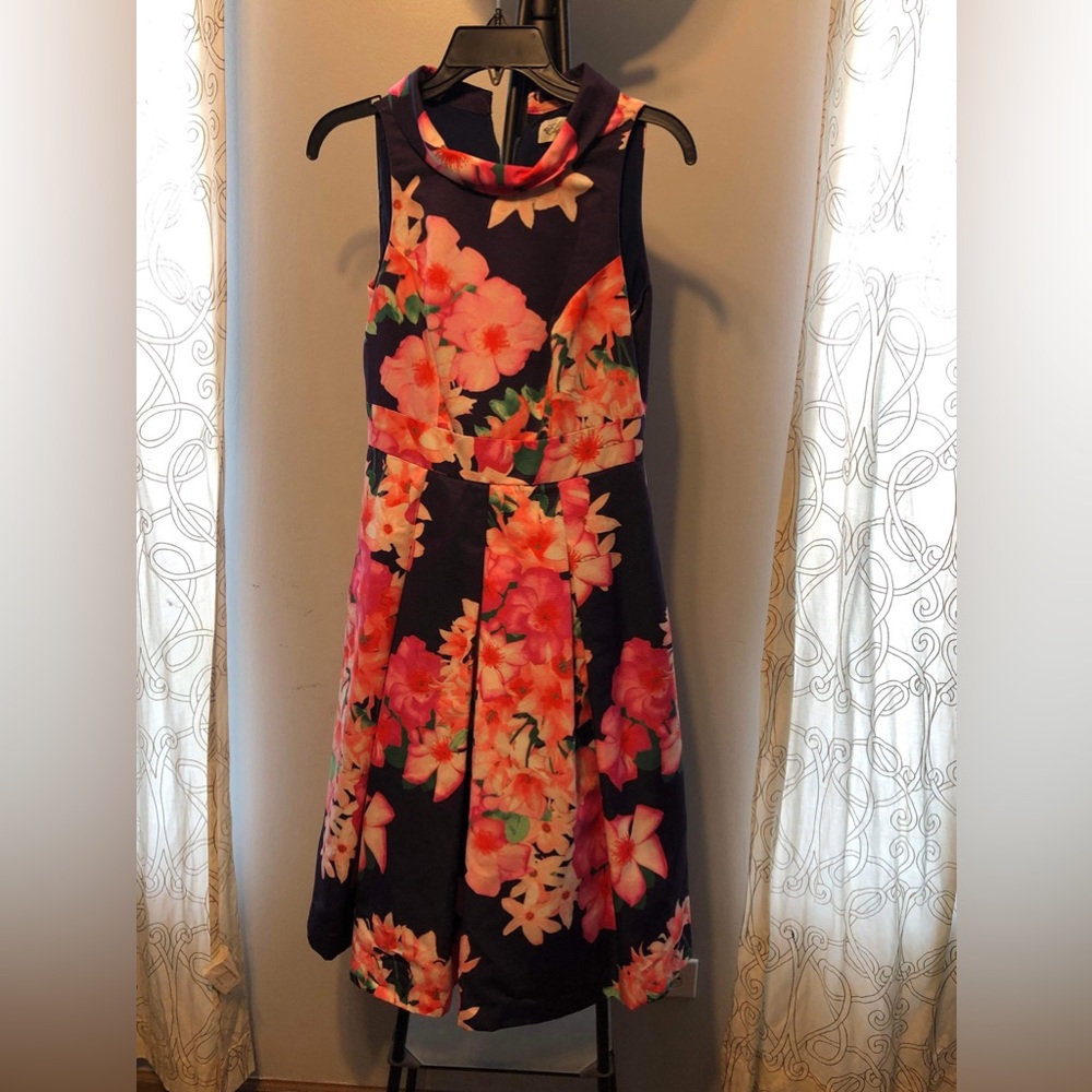 Size 2 Eliza j dress.  Excellent condition only wore a couple of times.